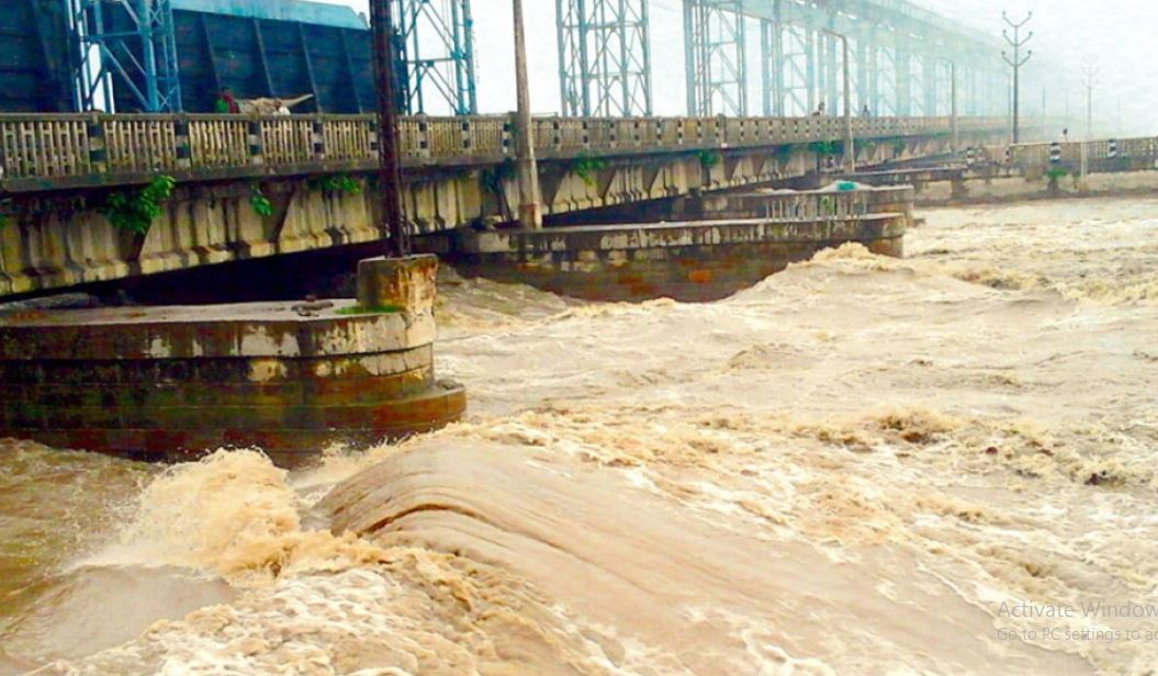 सप्तकोशीको बहाव उच्च, विभिन्न ठाउँमा कटान 